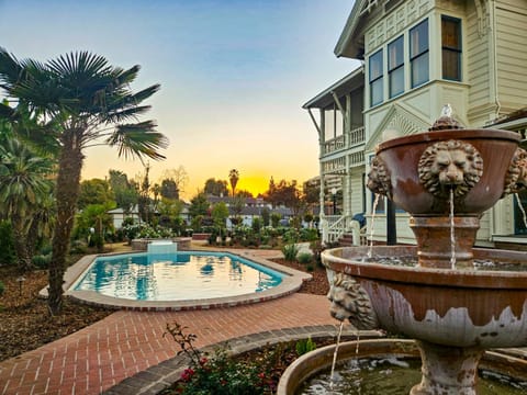 The JD Hyde Historic Inn Hotel in Visalia