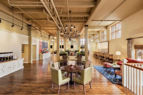 Hampton Inn & Suites New Orleans-Convention Center Hotel in Warehouse District