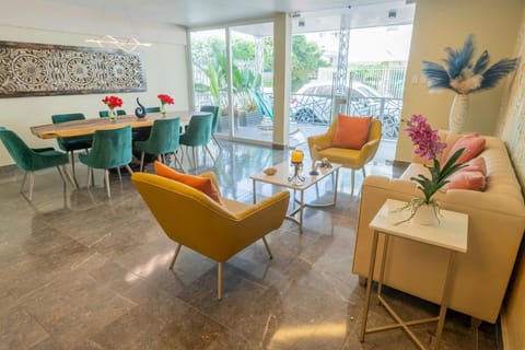 Shared lounge/TV area