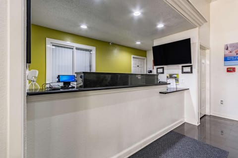 Studio 6 Dallas, TX Hotel in Irving