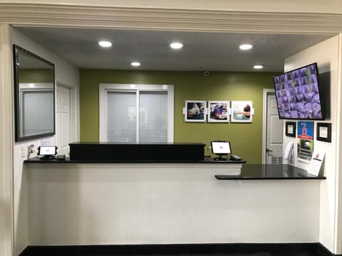 Studio 6 Dallas, TX Hotel in Irving