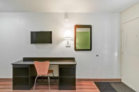 Motel 6 Green Bay, WI Hotel in Howard