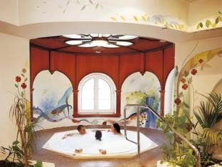 Hot tub