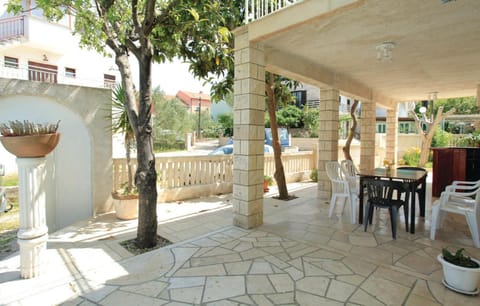 Dragan's Den Hostel Hostel in Korčula