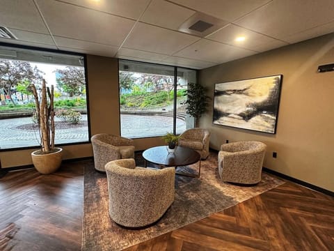 Force on 5th Avenue Hotel Hotel in Canal Park