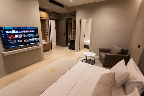 Shared lounge/TV area
