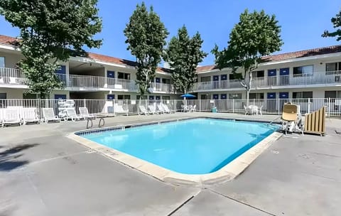 Super 8 by Wyndham San Jose Hotel in Evergreen