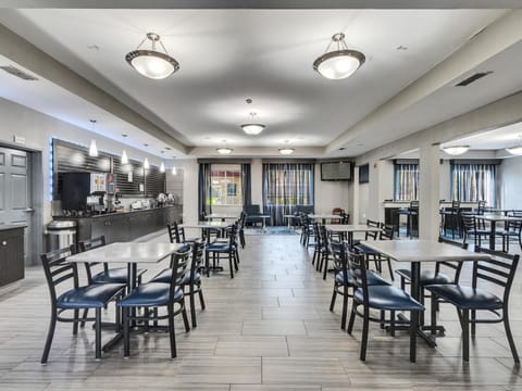 Platinum Inn & Suites Webster Hotel in Webster