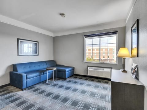 Platinum Inn & Suites Webster Hotel in Webster