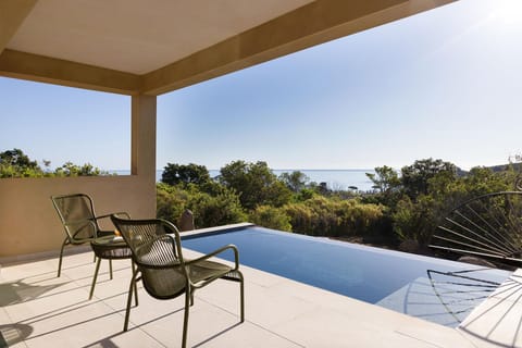 A Cala Hotel in Sari-Solenzara