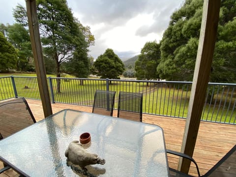 Russell Falls Holiday Cottages Hotel in Tasmania