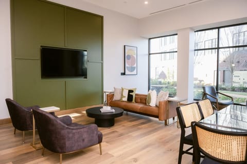 Shared lounge/TV area