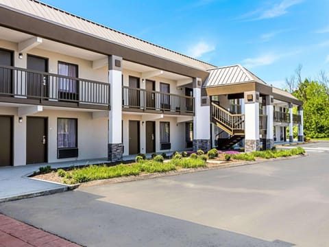 Farragut Inn & Suites Hotel in Farragut
