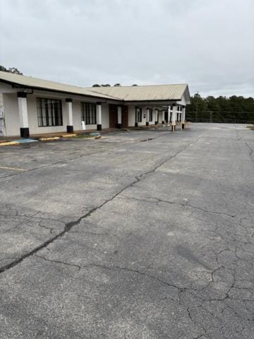 Suite Stay - Talladega Hotel in Logan Martin Lake