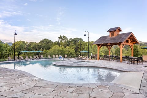 Hilton Vacation Club Mill Springs Lodge Pigeon Forge Hotel in Pigeon Forge