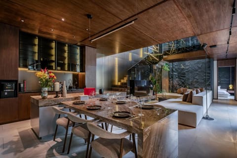 Alex Villas Grey and White Hotel in North Kuta