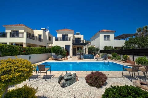 Seaview Villa in Peyia | Private pool & jacuzzi by VICHY Holidays Resort in Peyia