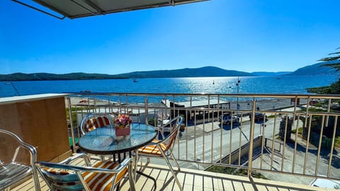 Qumi Apartments Hotel in Kotor Municipality