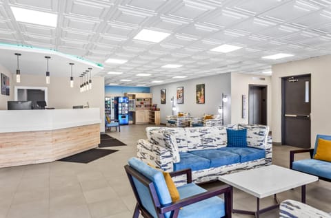 Suburban Studios Charleston - Civic Center Hotel in Charleston