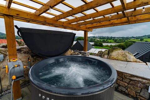 The Village at The Rocks - Luxury Glamping Resort Resort in Northern Ireland
