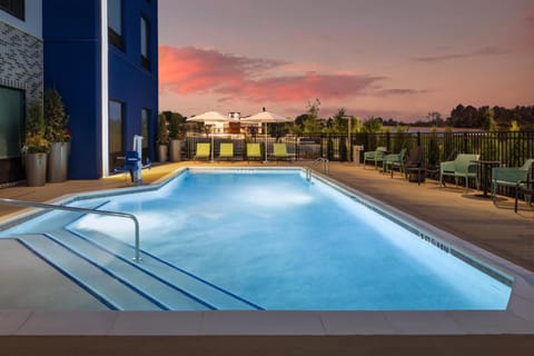 Home2 Suites by Hilton Cleveland Hotel in Cleveland