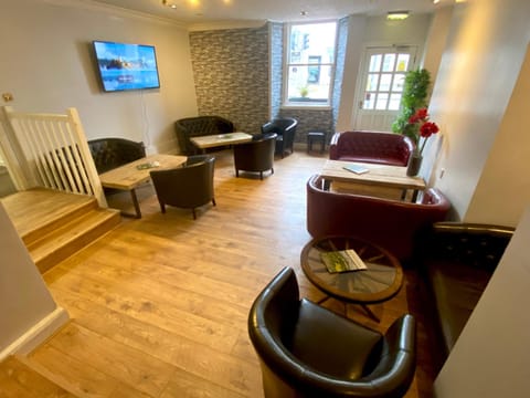 Shared lounge/TV area