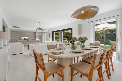 Exceptional villa- AC- 5BR-10P- Baie des Canebiers Resort in Saint-Tropez