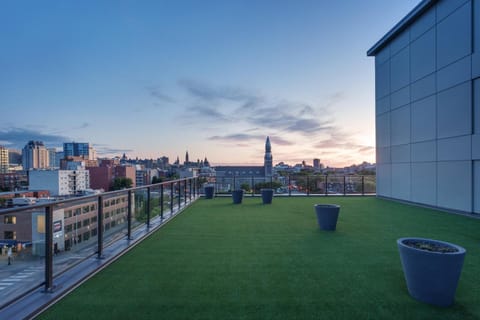 Holiday Inn Express & Suites Downtown Ottawa East by IHG Hotel in Gatineau