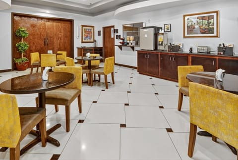 Robinson Inn and Suites Hotel in Waco