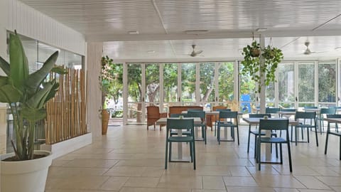 Shared lounge/TV area