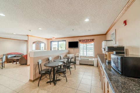 Capital O Fairway Inn - Baytown La Porte TX Hotel in La Porte