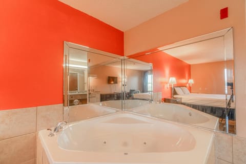 Capital O Fairway Inn - Baytown La Porte TX Hotel in La Porte