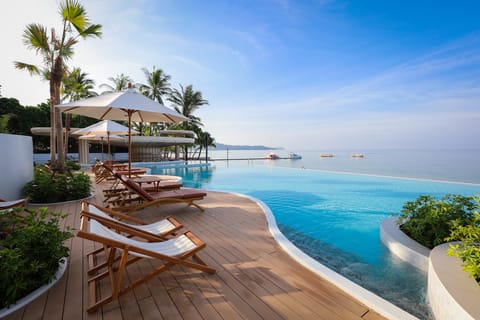 La Solaya Khao Lak Hotel in Khuekkhak