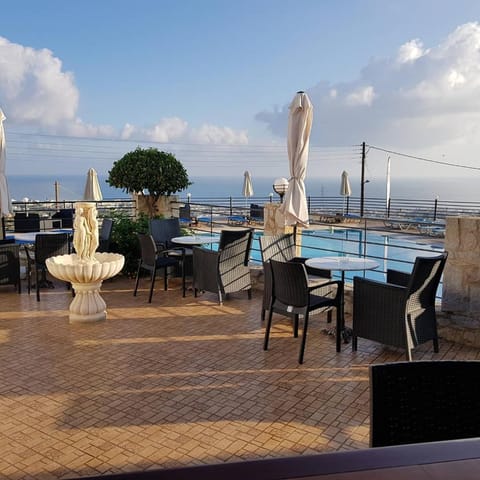 Amazones Village Suites Hotel in Piskopiano