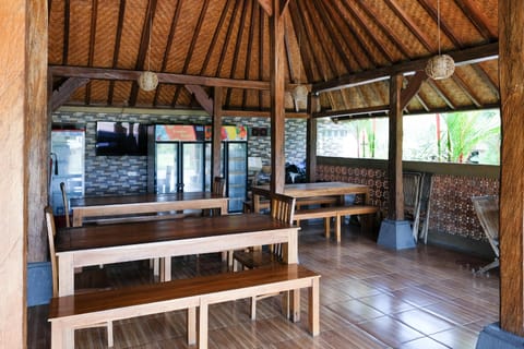 Urbanview Hotel Lilis Cempaka Mas Guesthouse Resort in North Kuta