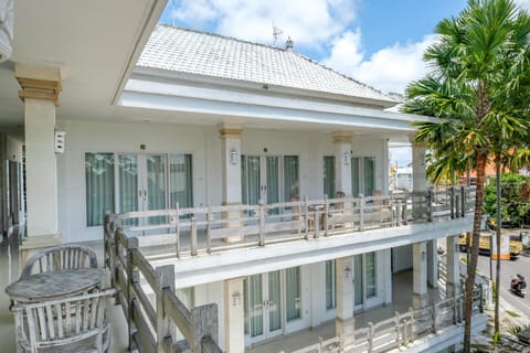 Urbanview Hotel Lilis Ikvala Radha Resort in North Kuta