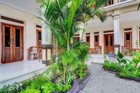 Collection O Budget Door Legian Inn @Poppies Road Resort in Kuta