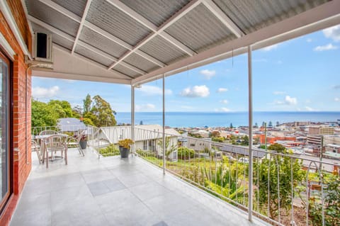 Oakleigh House Hotel in Burnie