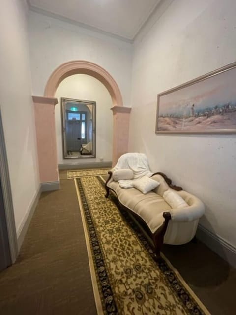 Oakleigh House Hotel in Burnie