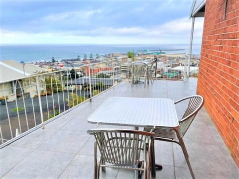 Oakleigh House Hotel in Burnie