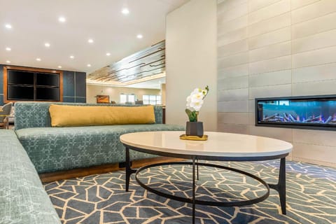 Cambria Hotel Davenport Quad Cities Hotel in Bettendorf