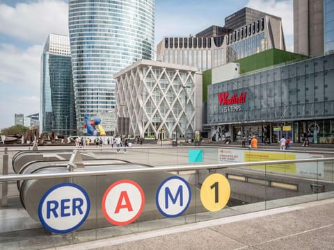 Novotel Paris La Defense Hotel Hotel in Puteaux