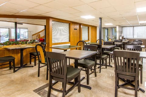 Rodeway Inn Bloomington - Normal West Inn in Bloomington