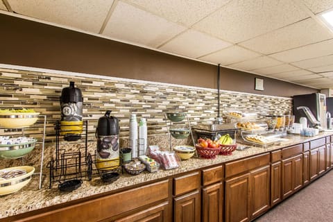 Rodeway Inn Bloomington - Normal West Inn in Bloomington