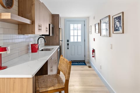 Cutwater Inn & Suites Hotel in Newburyport