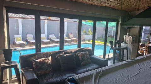 Robert's Place Paarl  Bed and Breakfast in Cape Town