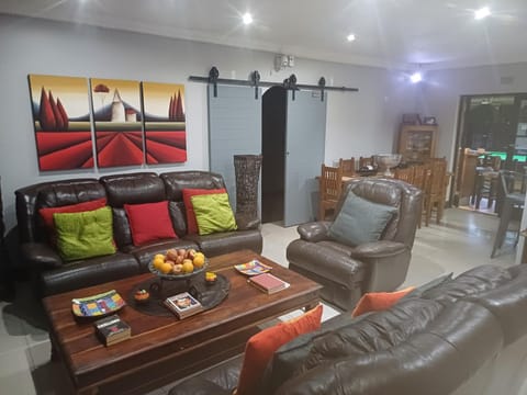 Robert's Place Paarl  Bed and Breakfast in Cape Town