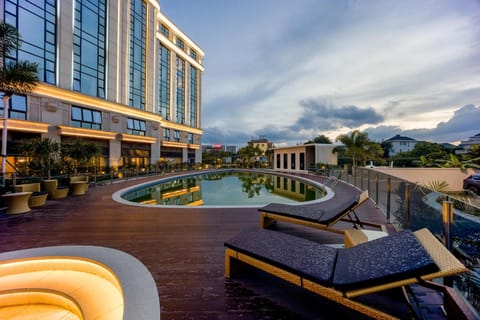Swimming pool