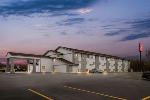 Red Roof Inn Ames Hotel in Ames