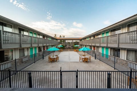 Pepper Tree Inn Hotel in Beaverton